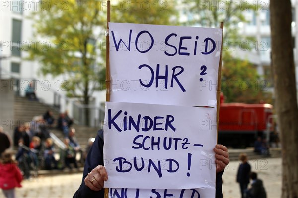 Corona protests in Mannheim: Several hundred opponents of the current corona measures gather at a