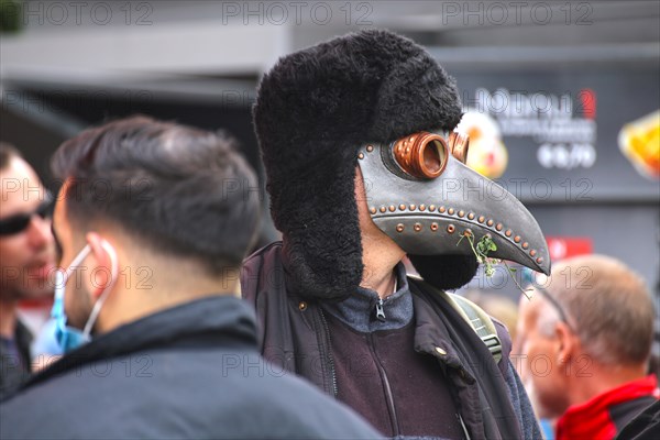 Berlin: The planned lateral thinkers' demonstration for peace and freedom against the German