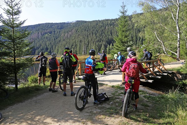 Mountain bike tour through the Bavarian Forest with the DAV Summit Club: stopover at the small