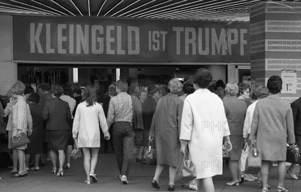 DEU, Germany, Dortmund: Personalities from politics, business and culture from the years 1965-71.