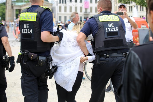 Berlin: The planned lateral thinker demo for peace and freedom against the corona measures of the