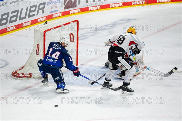 Game scene Adler Mannheim against Fischtown Pinguins Bremerhaven (PENNY DEL, German Ice Hockey