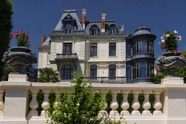 Villa, house, property, building, old building, architecture, splendid, living, lifestyle, wealth,