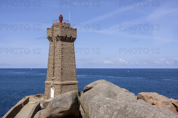 Phare de Ploumanac'h, officially: Phare de Mean Ruz, Cote de Granit Rose, Departement