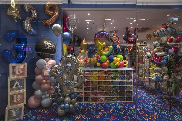 Shop window with articles for parties and birthdays, Erlangen Middle Franconia, Bavaria, Germany,