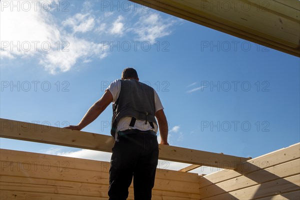 Timber construction: Carpenters assembling a garden sauna in Mutterstadt in the Rhein-Pfalz