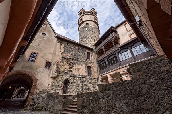 Keep, castle tower with Renaissance helmet, new bower, courtyard of the outer bailey, Ronneburg