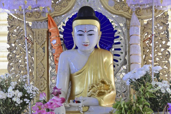 Buddha statue, marble tablets with the teachings of Theravada Buddhism, Kuthodaw Pagoda, Mandalay,