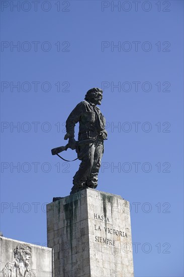 Memorial del Ernesto Che Guevara monument, 6 metre high bronze statue, Santa Clara, Cuba, Greater