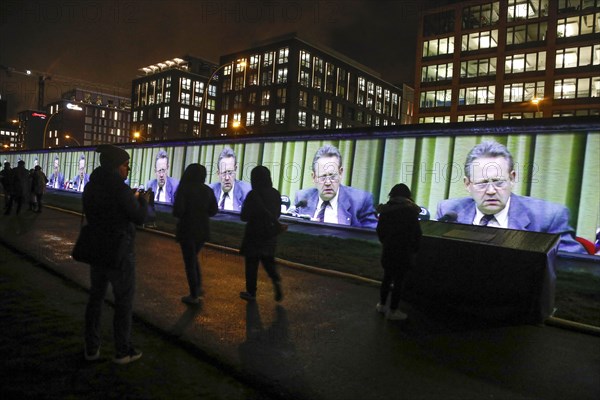 To mark the 30th anniversary of the fall of the Wall, 3D video projections of historical images and