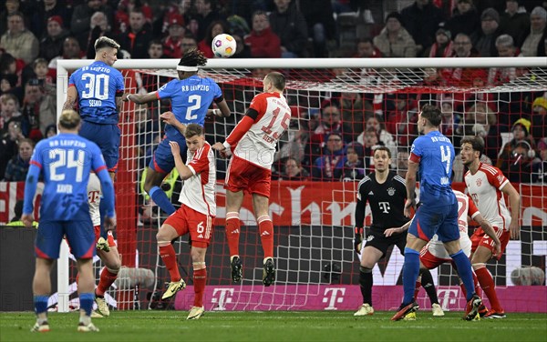 Penalty area scene, goal area scene header duel duel action Mohamed Simakan (02) RasenBallsport