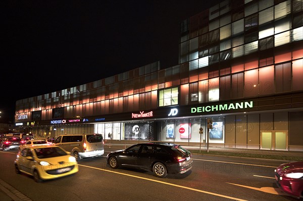Arcaden shopping centre with evening rush hour traffic, Erlangen, Middle Franconia, Bavaria,