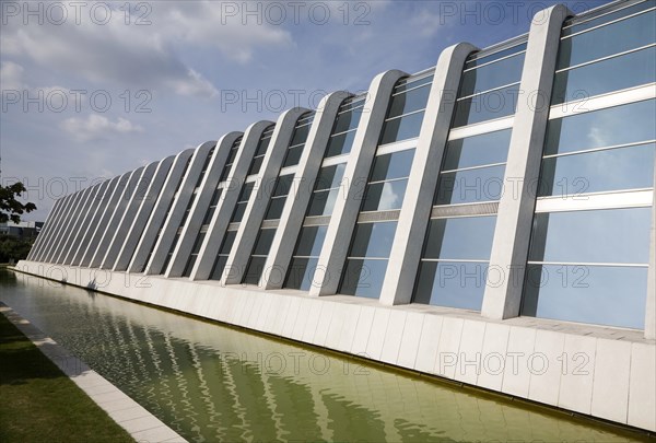 NAPP pharmaceutical group building architect Arthur Erickson, Cambridge Science Park, Cambridge,