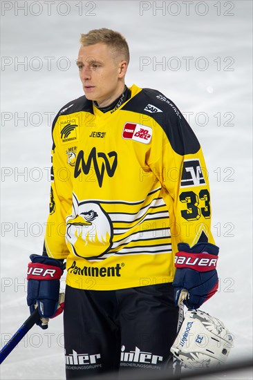 Markus Haennikaeinen (33, Adler Mannheim) at the home game on matchday 48 of the 2023/2024 DEL