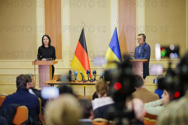 Annalena Baerbock (Alliance 90/The Greens), Federal Foreign Minister, and Dmytro Kuleba, Foreign