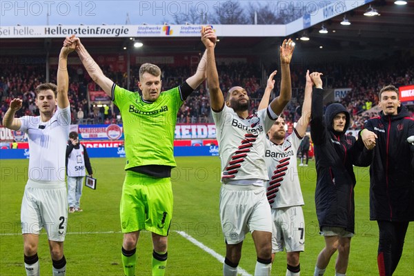 Football match, the Bayer Leverkusen players from left to right: Josip STANISIC, goalkeeper and