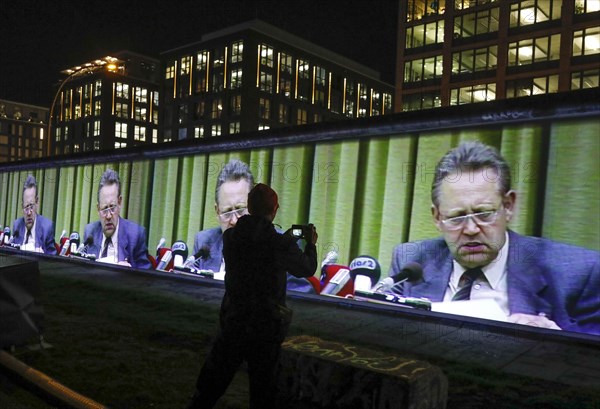 To mark the 30th anniversary of the fall of the Wall, 3D video projections of historical images and