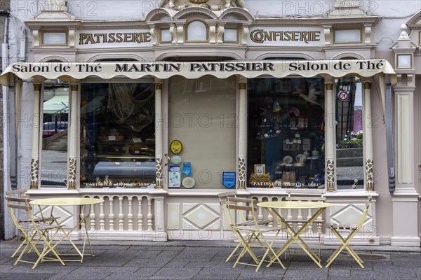 Place des Otages, shop window of an old patisserie confectionery, Morlaix Montroulez, Finistere