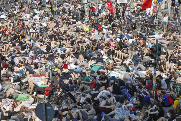 Mass die In, at the Official Animal Rights March demo at Rosenthaler Platz in Berlin. The Animal