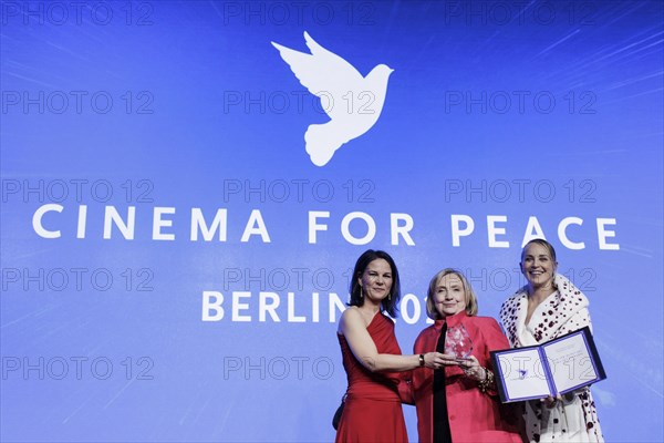 Annalena Baerbock (Alliance 90/The Greens), Federal Foreign Minister, Sharon Stone, US film
