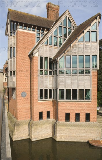 Jerwood library at Trinity College, University of Cambridge, Freeland Rees Roberts Architects