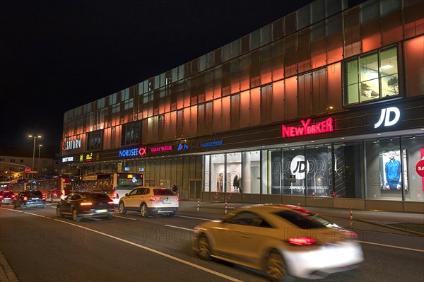 Arcaden shopping centre with evening rush hour traffic, Erlangen, Middle Franconia, Bavaria,