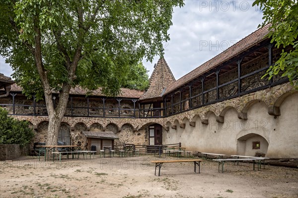 Fortifications, battlements with turrets on the outer bailey, Ronneburg Castle, medieval knight's