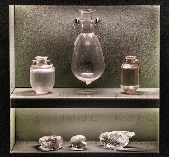 Glass bevelled glass and precious stone with legionary standard and symbols, 1st century, National