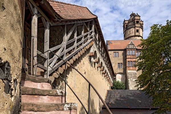 Fortifications, battlements at the Zwinger, Zinzendorfbau, keep, castle tower, Ronneburg Castle,