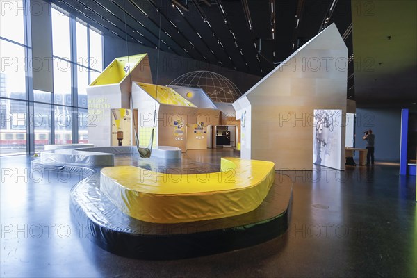 Exhibition in the Futurium. Ideas for the future come to life on 3000 square metres. In three