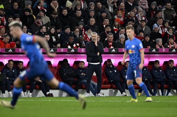 Coach Marco Rose RasenBallsport Leipzig RBL on the sidelines watching players, pensive, Benjamin