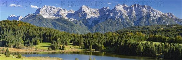 Geroldsee, behind it the Karwendel Mountains, Werdenfelser Land, Upper Bavaria, Bavaria, Germany,