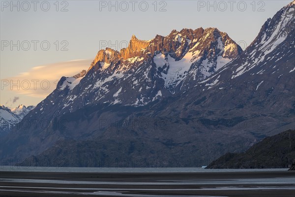 Sunset at Lago Grey, Torres del Paine National Park, Parque Nacional Torres del Paine, Cordillera