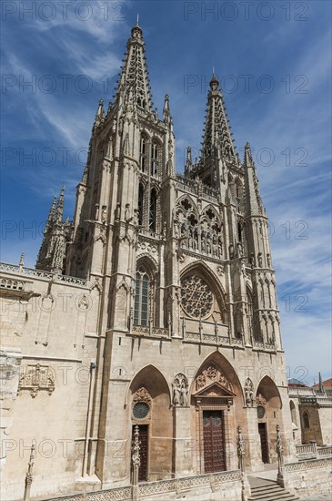 Cathedral of the Virgin Mary, Leon, church, sacred building, building, old town, city centre,