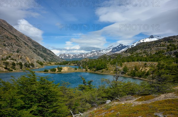 Unspoilt nature with lakes, mountains and glaciers on the Circuito Azara, Perito Moreno National