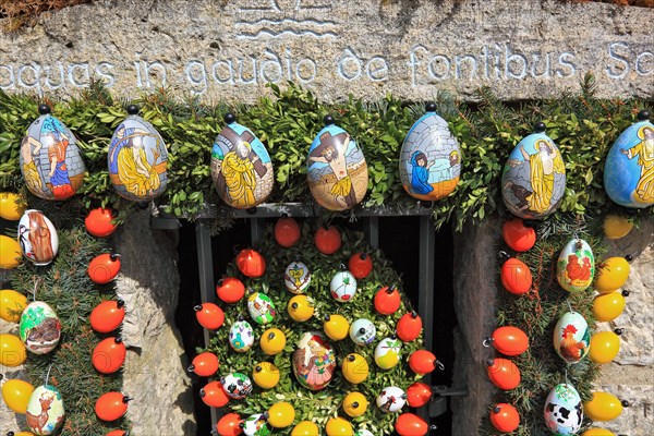Easter fountain in Tiefenpoelz near Heiligenstadt, Bamberg district, Franconian Switzerland, Upper
