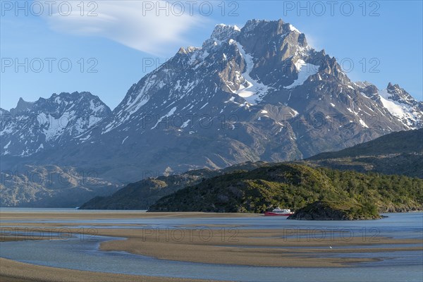 Excursion boat at Lago Grey, Torres del Paine National Park, Parque Nacional Torres del Paine,