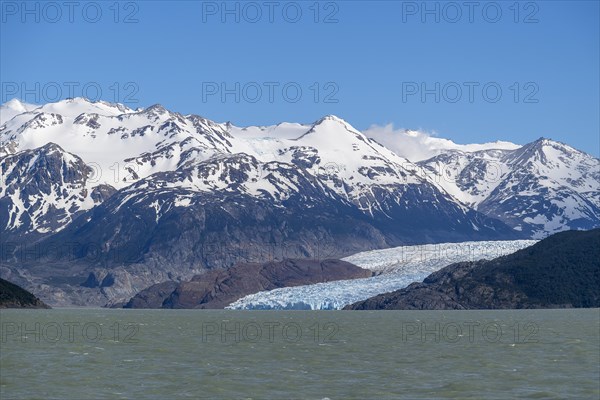 Glacier, Lago Grey, Torres del Paine National Park, Parque Nacional Torres del Paine, Cordillera