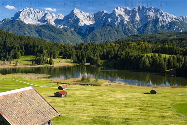 Geroldsee, behind it the Karwendel Mountains, Werdenfelser Land, Upper Bavaria, Bavaria, Germany,