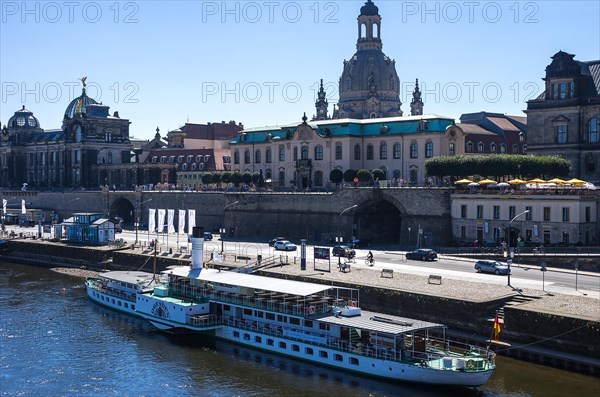 The passenger steamer DRESDEN at the landing stage on the Terrassenufer at the Bruehlsche Terrasse