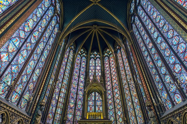 Interior view, Upper Chapel, Sainte-Chapelle, Ile de la Cite, Paris, France, Europe