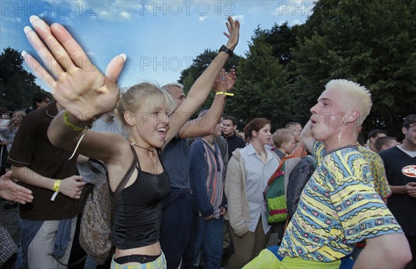 Under the motto One World one Future, techno music fans celebrate the 10th Love Parade with more