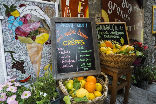 Fruit stand, Corniglia, UNESCO World Heritage Site, Cinque Terre, Riviera di Levante, Province of