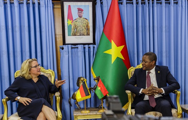 Svenja Schulze (SPD), Federal Minister for Economic Cooperation and Development, and Karamoko Jean