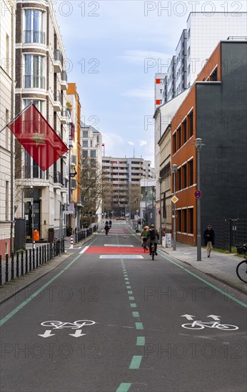 Symbolic photo on the subject of bicycle lanes in Berlin, Niederwallstrasse and Hausvogteiplatz,