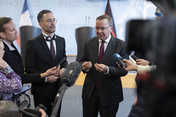 Boris Pistorius (SPD), Federal Minister of the Interior in conversation with media representatives