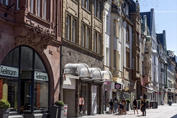 Row of Art Nouveau houses, Seltersweg, pedestrian zone, shopping street, old town, Giessen,