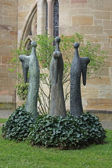 Sculpture Three Angels by Ernst Steinacker 1993, modern art, bronze, inner courtyard, cloister,