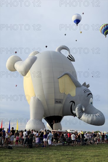 Hot-air balloons, Ballooning Festival, Saint-Jean-sur-Richelieu, Quebec Province, Canada, North