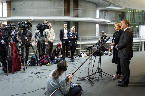 Boris Pistorius (SPD), Federal Minister of Defence with Wiebke Esdar, Member of the German